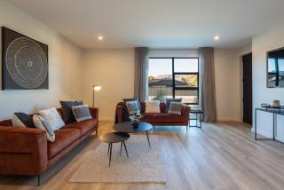 Hayes Chalet, Alpine Escape 5BR Stay - - 6