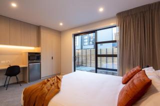 Hayes Chalet, Alpine Escape 5BR Stay - - 3