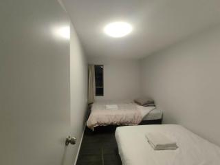 Small 3 bedroom Garden Chalet B - 6