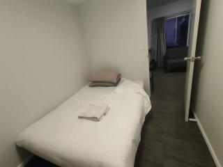 Small 3 bedroom Garden Chalet B - 8