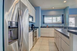 Casa Las Palmas - Pet Friendly! Boardwalk to the Beach! - 9