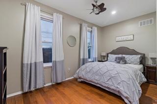 Walkable 3 bedroom Centrally Located to Cincys best - 9