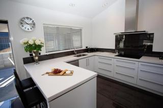 Luxury on Rutherford - 2