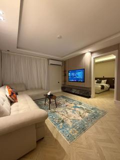 Modern Apartment in Al-Ghadeer - 2