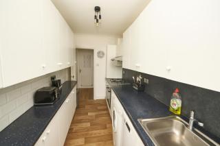 Guest House in Harrow - Pinner - 1