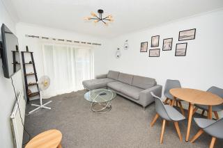 Guest House in Harrow - Pinner - 0