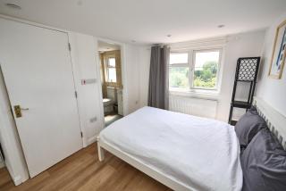 Guest House in Harrow - Pinner - 6