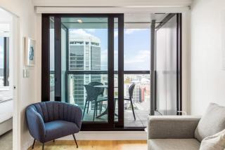 Modern 2BR in CBD w Full Amenities- Zodiak Stays - 5