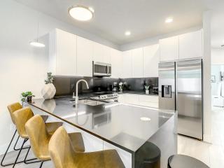 Trendy Thematic 3BR Townhouse with Private Pool - Orlando - 6
