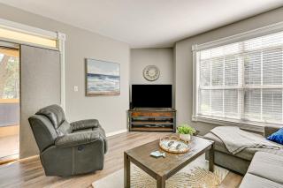 Saltwater Pool and 4 Mi to Beach Clearwater Condo! - Clearwater - 7