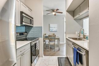 Saltwater Pool and 4 Mi to Beach Clearwater Condo! - Clearwater - 2