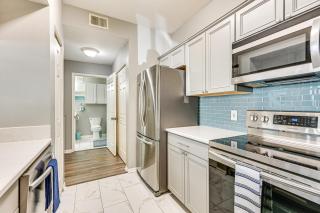 Saltwater Pool and 4 Mi to Beach Clearwater Condo! - Clearwater - 1