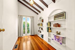 Timeless Frankston Heritage Family Home - Frankston - 4