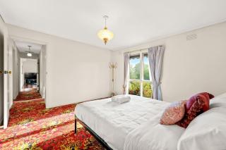Timeless Frankston Heritage Family Home - Frankston - 2