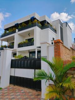 KIGALI WHITE HOMEs AND HOTEL - Kigali - 0
