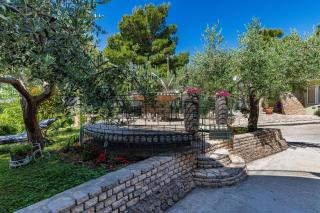 Apartments by the sea Lokva Rogoznica, Omis - 24321 - 2