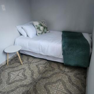 Modern Comfort at 44 Biddulph - Harrismith - 1