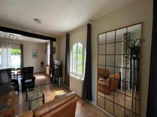 Villa in St Denis with Pool & Pyrenees View - 4