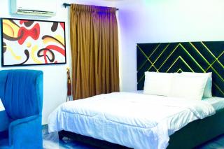 645 Hotel and Suit - Akinde - 9