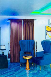 645 Hotel and Suit - Akinde - 8