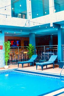 645 Hotel and Suit - Akinde - 7
