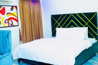 645 Hotel and Suit - Akinde - 5