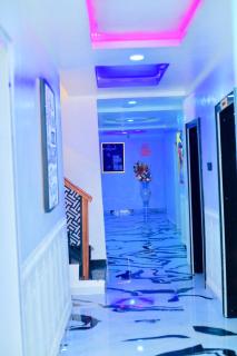 645 Hotel and Suit - Akinde - 4
