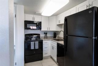 212-Fully Furnished 1BR Suite-Outdoor Pool - Scottsdale - 4