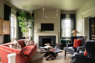 Historic Louisville Estate Luxe & Spacious Stay - Louisville - 0