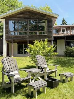 Bungalow on the Lake - - 7