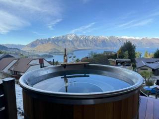 Lake & Mountain Views with Spa - Queenstown - 0