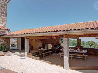 Gîte de Charme 6 Pers avec Jardin et Spa à Champdieu - FR-1-496-352 - Champdieu - 3