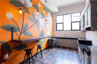 RedDoorz Plus near Mall Slipi Jaya - Jacarta - 4