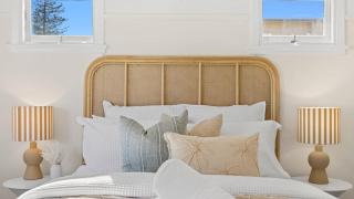 Cute Beach Cottage - Absolute Beach Front - Budgewoi - 6