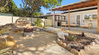 Cute Beach Cottage - Absolute Beach Front - Budgewoi - 8