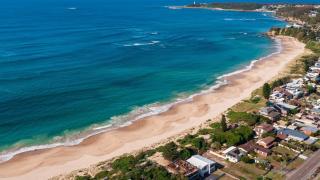 Cute Beach Cottage - Absolute Beach Front - Budgewoi - 5