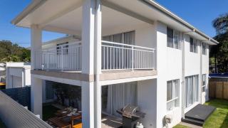 'The Sea Shell' Brand New, Direct Beach Access - Norah Head - 4