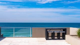 Paradise Penthouse - Beach Front Style and Luxury - The Entrance - 8
