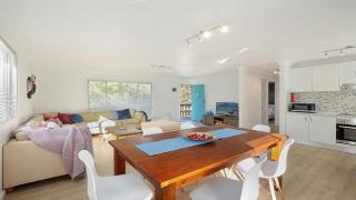 Seabreeze Retreat - Point Clare - 7