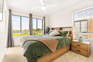 Coastal Retreat with Ocean Views - Caloundra - 7