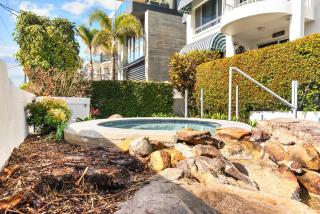 Coastal Retreat with Ocean Views - Caloundra - 4