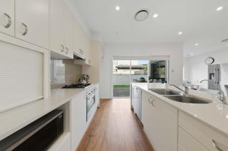 4BR Seaside Home in Dover Heights - 3