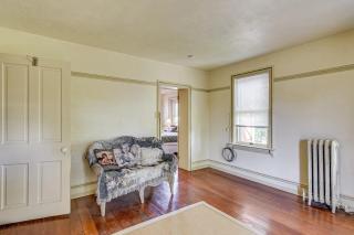 Historic Main Street Getaway - - 8