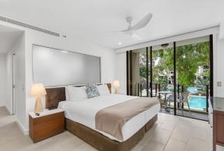 Vista Bleu - King Suite at Temple Resort - Palm Cove - 0