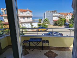 Family-Friendly 3BR Villa 50m to Beach Quiet & Spacious in Ayvalik - Ayvalık - 1