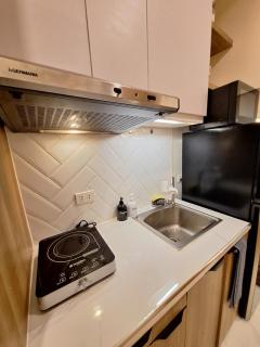 Sky Lux Suite by Elnora at Victoria Sports Tower Kamuning Edsa Southbound - Manila - 3