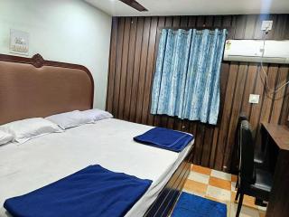 Hotel P-V & R Guest House Bhubaneswar Near Railway Station- Parking And Wifi Facilities - Prime Location With Fully Air Conditioning & Spacious Room - Bhubaneshwar - 1