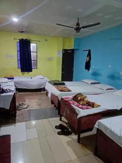 Hotel P-V & R Guest House Bhubaneswar Near Railway Station- Parking And Wifi Facilities - Prime Location With Fully Air Conditioning & Spacious Room - Bhubaneshwar - 7