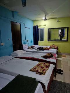 Hotel P-V & R Guest House Bhubaneswar Near Railway Station- Parking And Wifi Facilities - Prime Location With Fully Air Conditioning & Spacious Room - Bhubaneshwar - 5