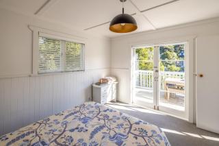 Driftwood Cottage - - 9